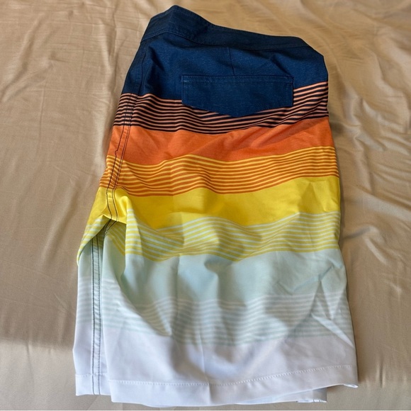 Mens Goodfellow & Co Board Shorts Ombre Striped Swim Trunks Size 36 - Picture 4 of 4